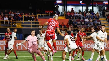 ¿Le quitaron un penal a San Carlos ante Alajuelense? Exárbitro nacional lo aclara