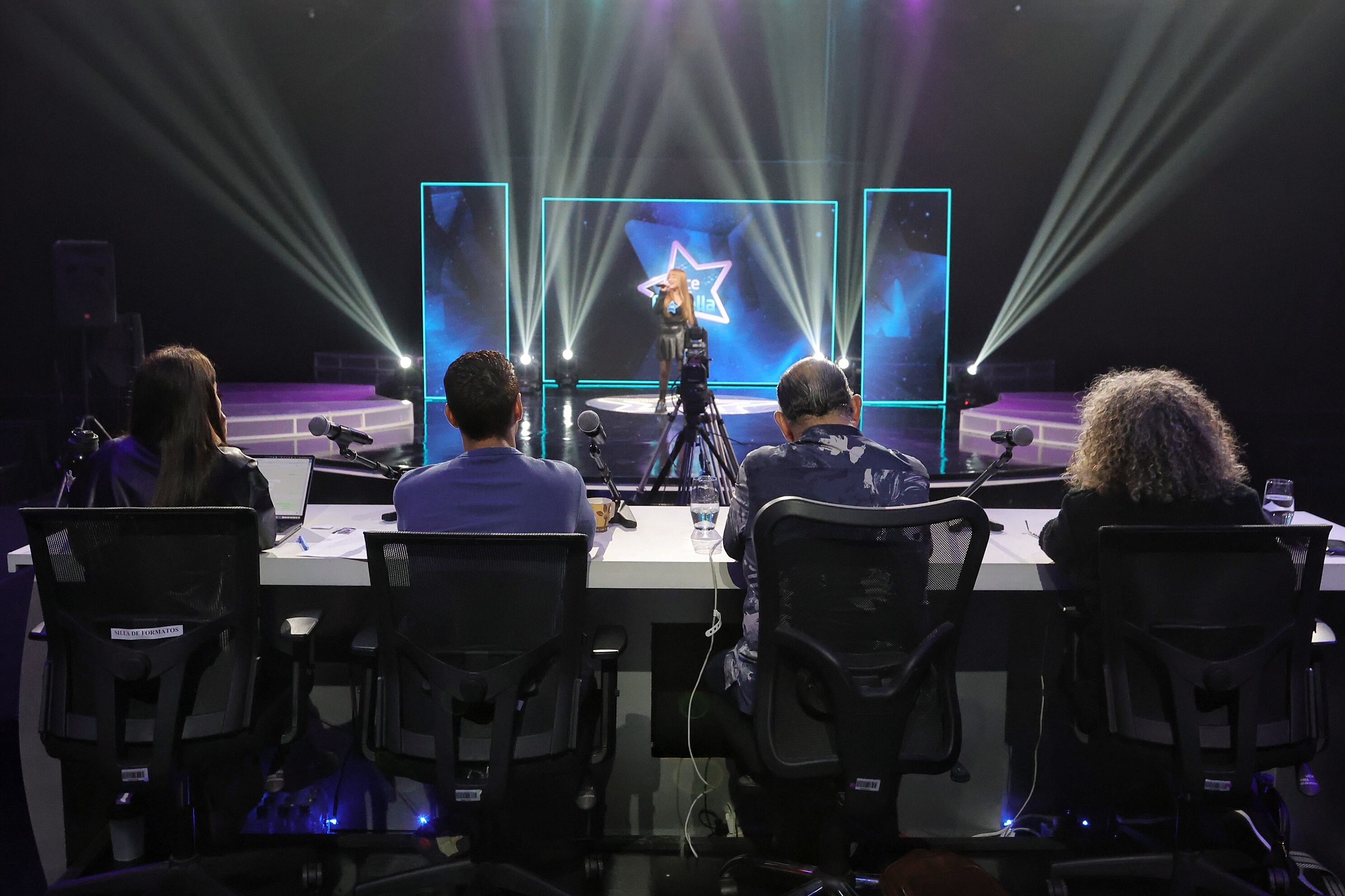 Fotos de audiciones para el programa Nace Una Estrella de teletica en su sétima temporada / foto John Durán