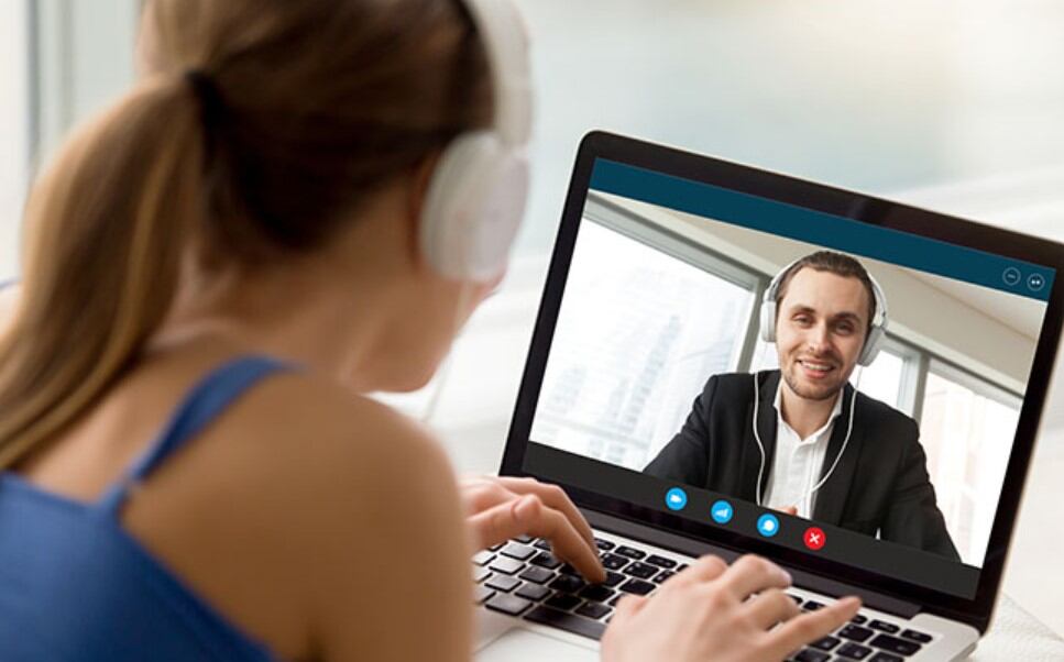 ¿Sabía que ahora puede hacer sus trámites bancarios a través de videosllamadas?