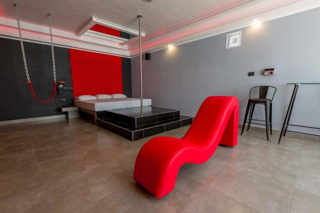 La pandemia cambió el horario de la pasión en los moteles, ahora son las tardes las dueñas del amor y el jacuzzi el más buscado para la diversión amorosa