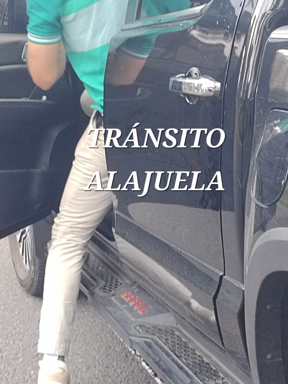 Mauricio Hoffmann y el decomiso de su vehículo por parte de la Policía de Tránsito en La Sabana.