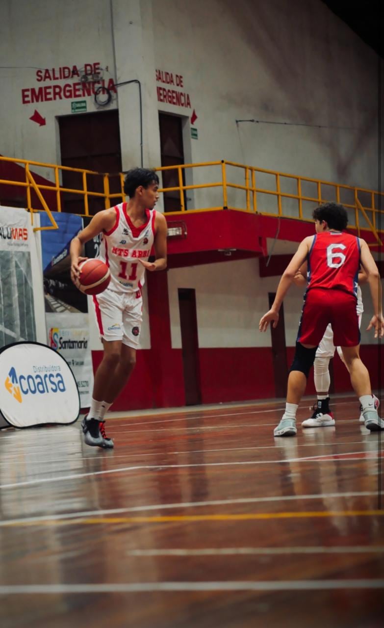 Elián Soto Monge es jugador de ARBA San Ramón en la Liga Superior de Baloncesto en Costa Rica.