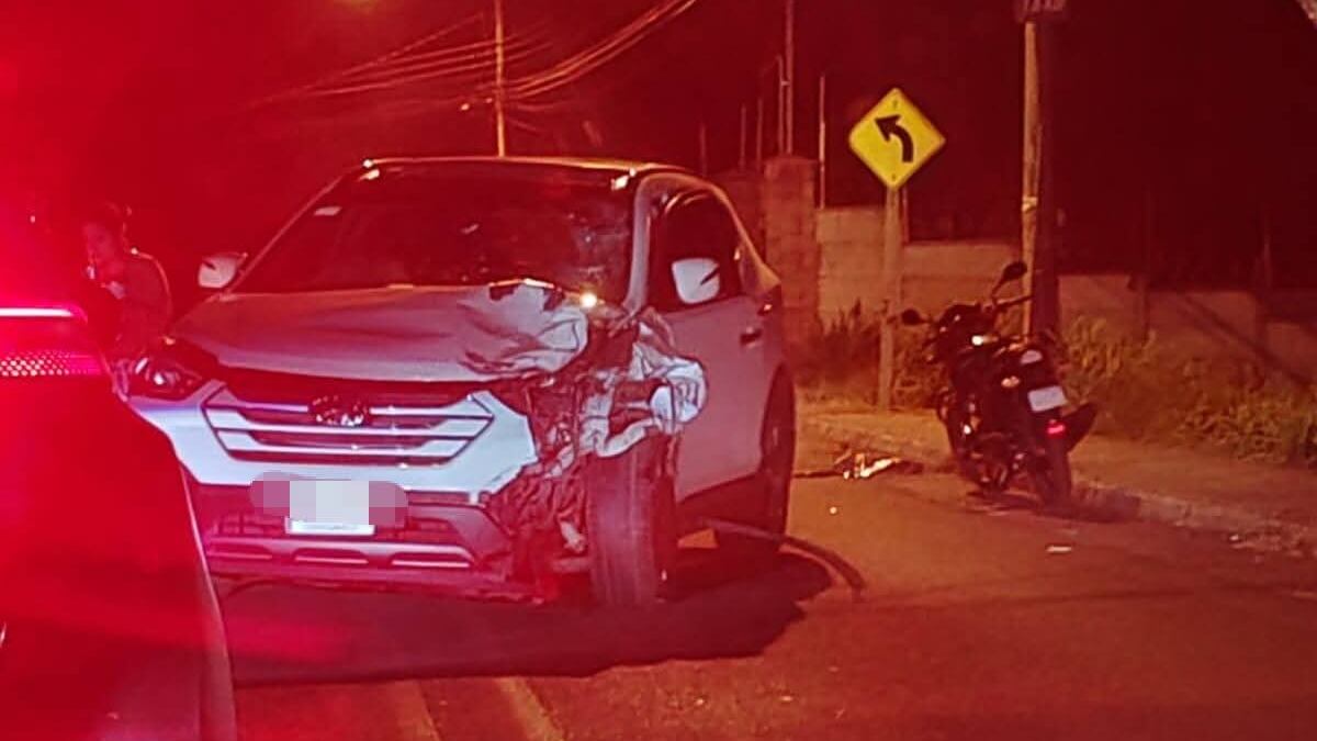 Joven motociclista falleció en aparatoso choque contra carro, Alajuela, la noche de este lunes 27 de enero del 2025. Foto: Cortesía para LT