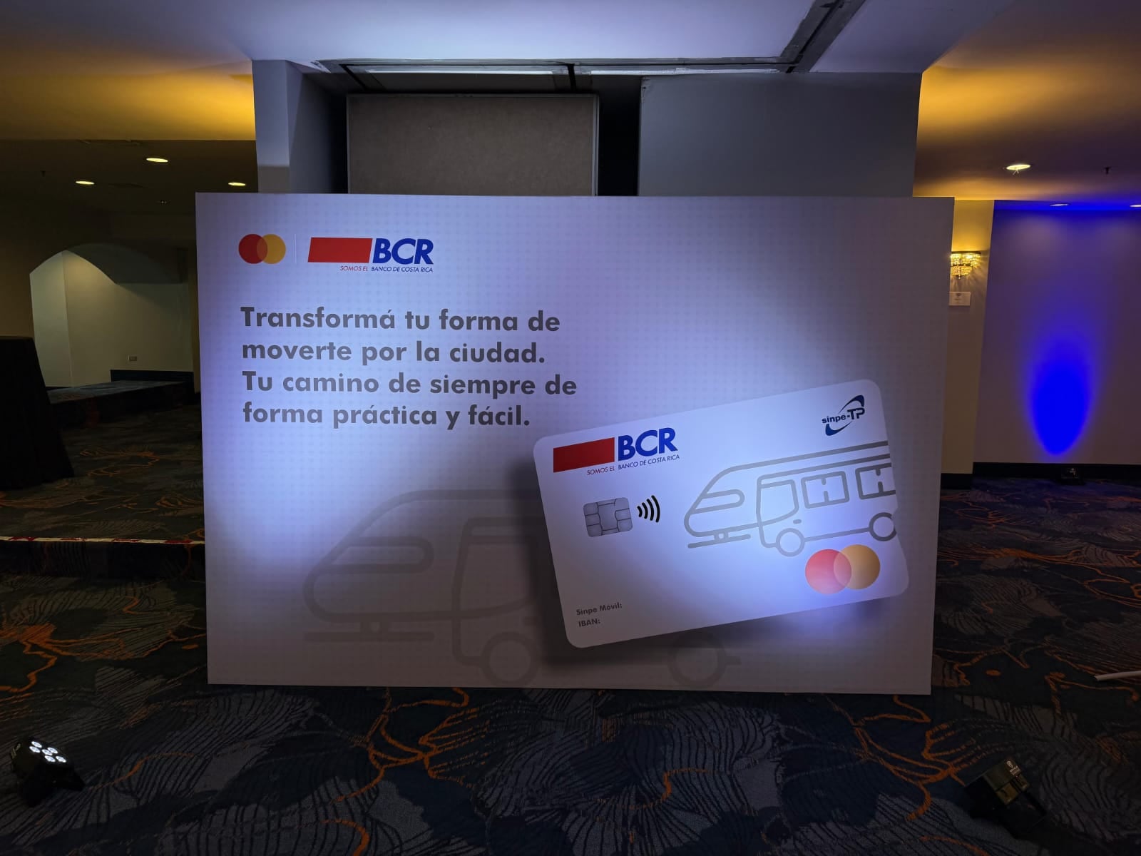 : Hay más de 400 mil personas que no tienen ni una cuenta bancaria que ahora podrán pagar transporte público con tarjeta.