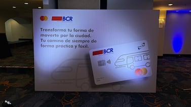 Ahora usted podrá pagar el bus y el tren con una tarjeta recargable y sin necesidad de una cuenta en un banco