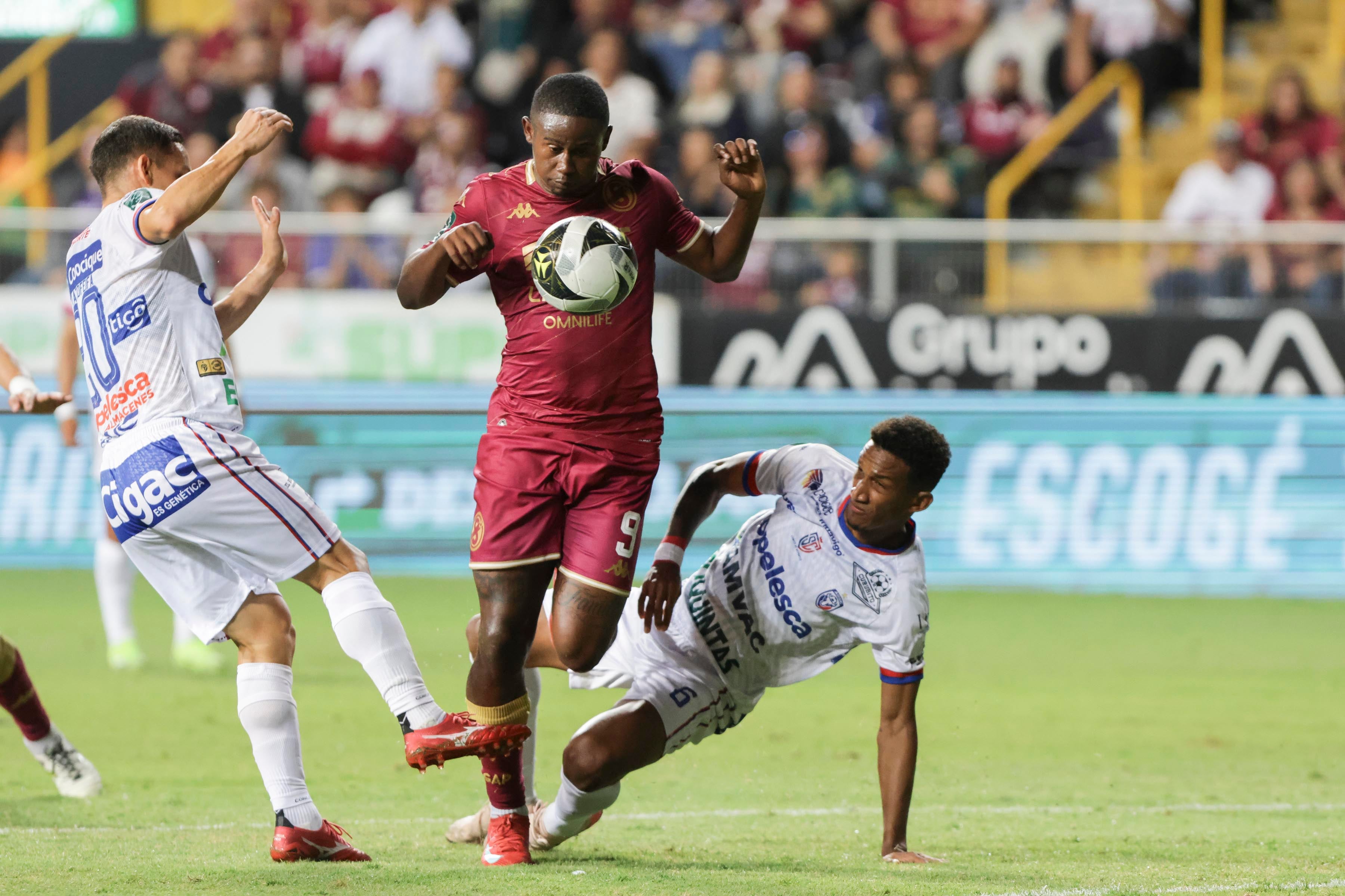 Saprissa vs San Carlos