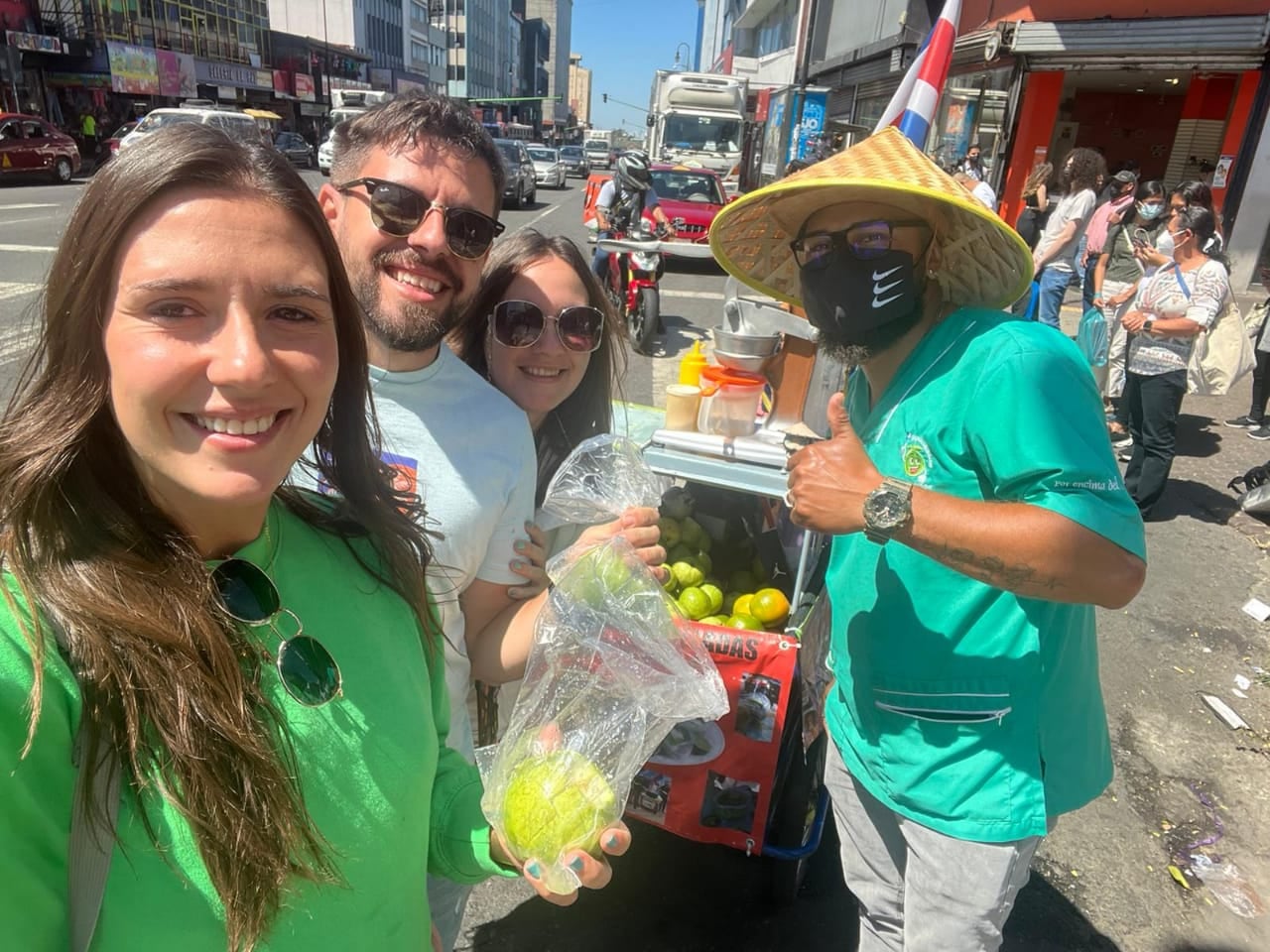 Guayabas micheladas un negocito de perseverancia en San José