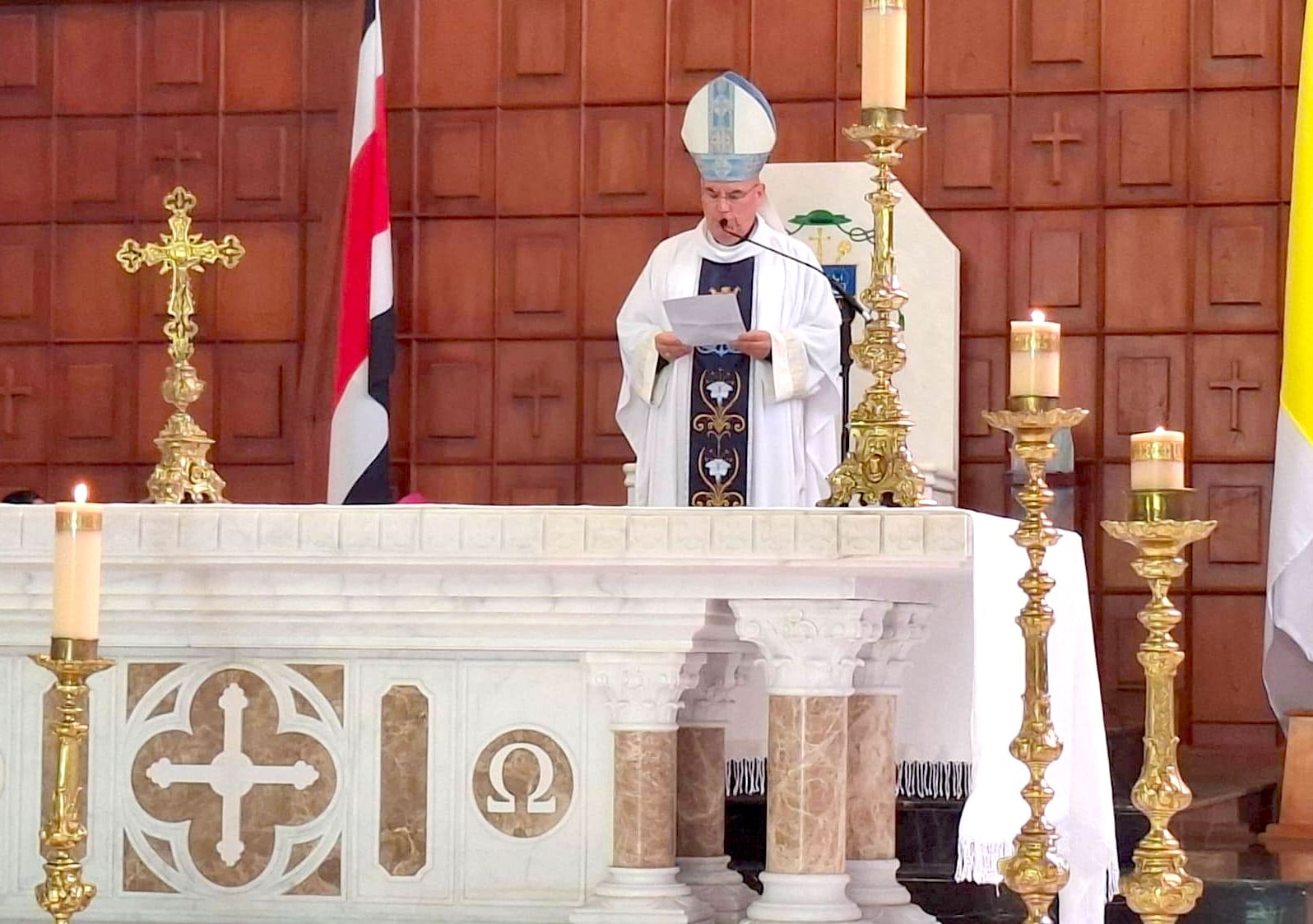 El obispo de Ciudad Quesada, monseñor José Manuel Garita Herrera, el miércoles cuando hizo su mensaje en la Catedral de Ciudad Quesada. Fotografía: Diócesis de Ciudad Quesada.