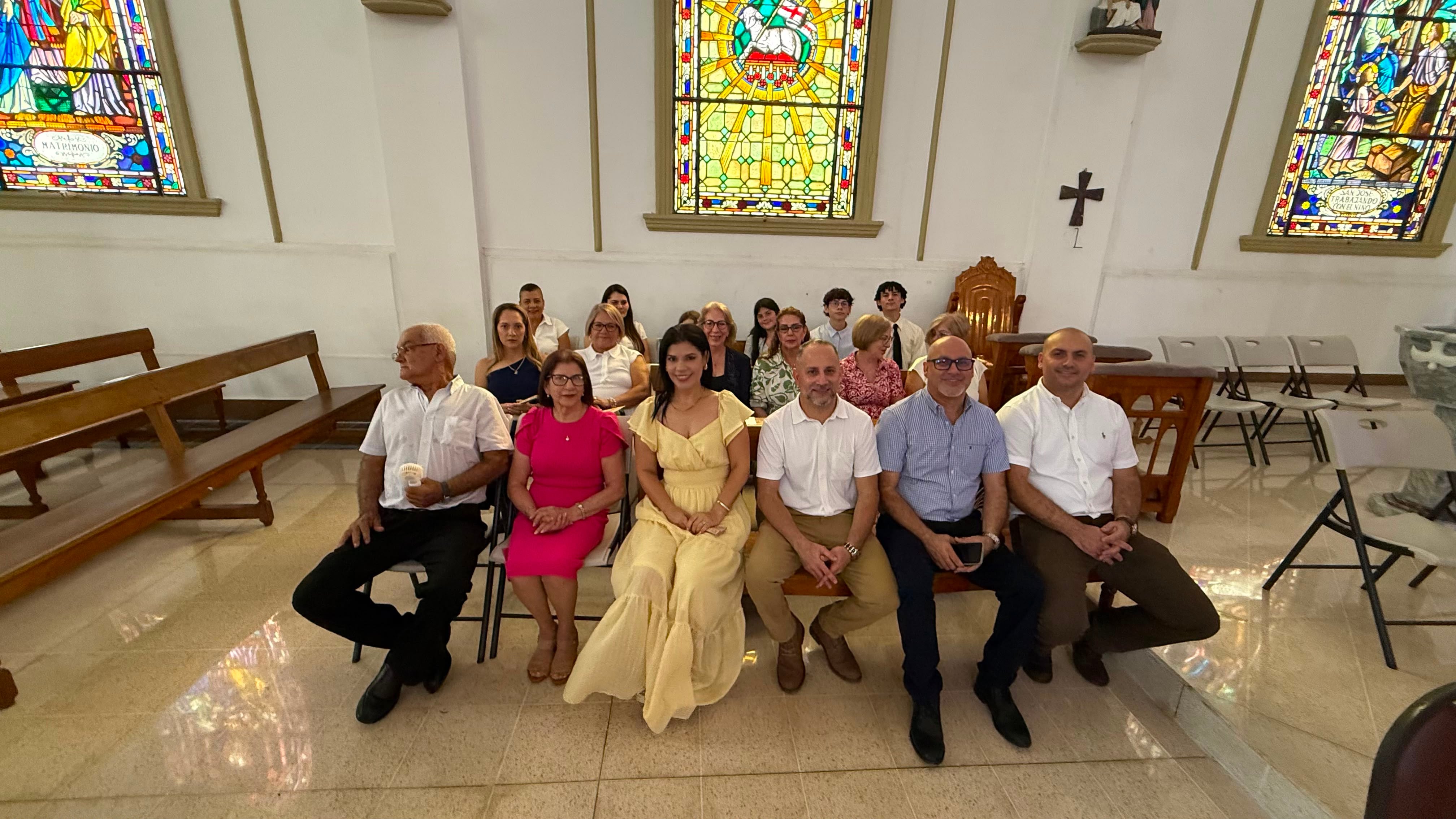 La emoción invade a José Javier Carvajal Camacho y a Lilia María Durán Alfaro, los papás de monseñor Elímar Carvajal, quien este jueves 6 de agosto es ordenado obispo en la parroquia de Esparza como el nuevo obispo de la diócesis de Puntarenas.