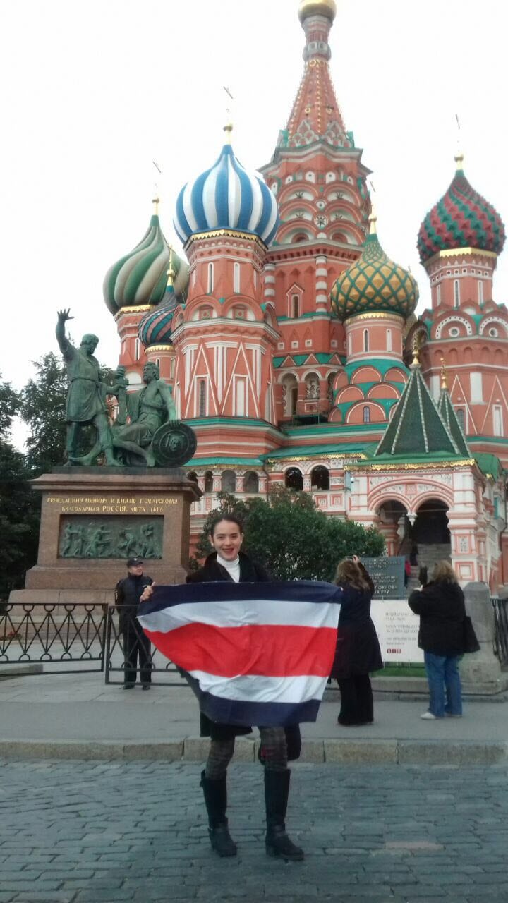 Ariana Argüello es la primera costarricense en graduarse en Complejos de Cohetes y Cosmonáutica en la Universidad Estatal Aeroespacial de Sámara, en 2022.