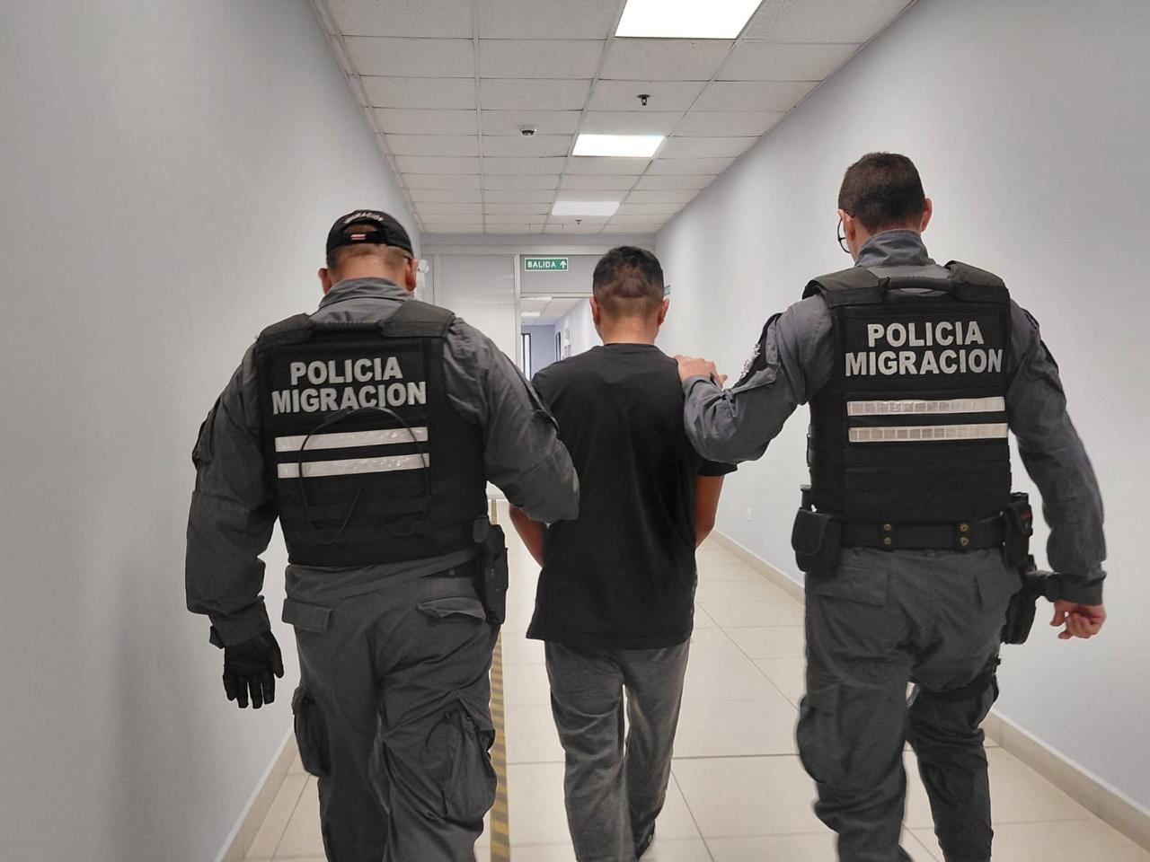 Un marero de la pandilla Barrio 18 Sureños fue entregado a su país