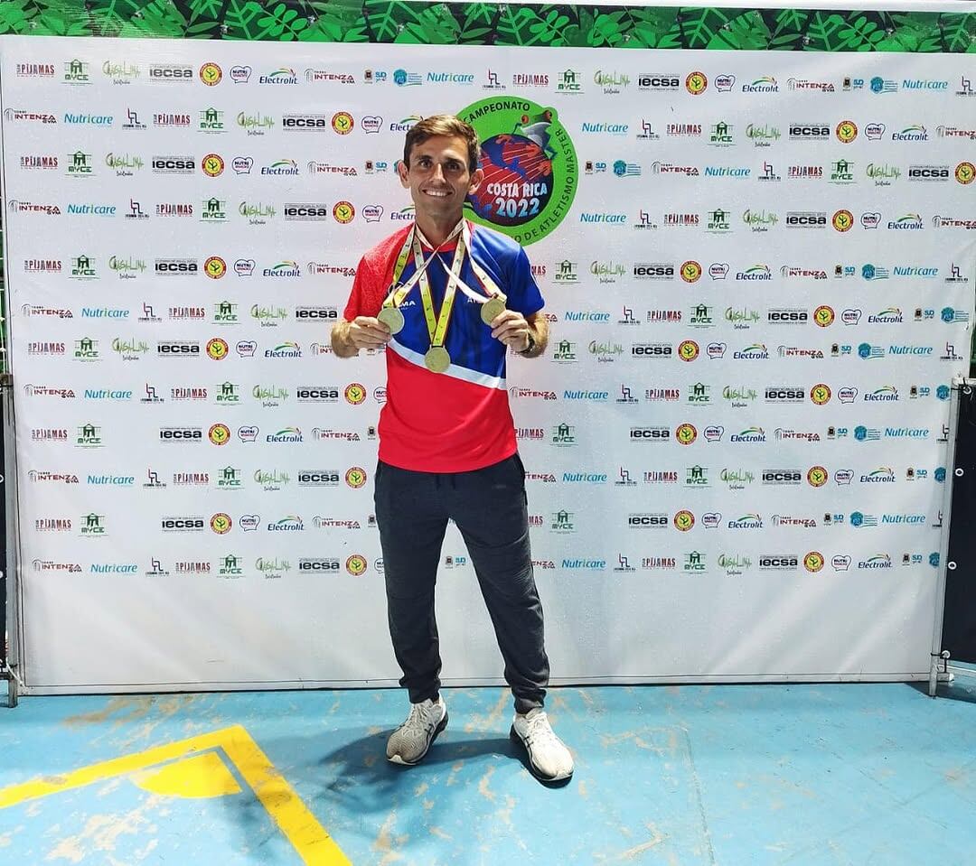 Pedro Chacón es atleta y superó un tumor en su brazo. Instagram Pedro Chacón.