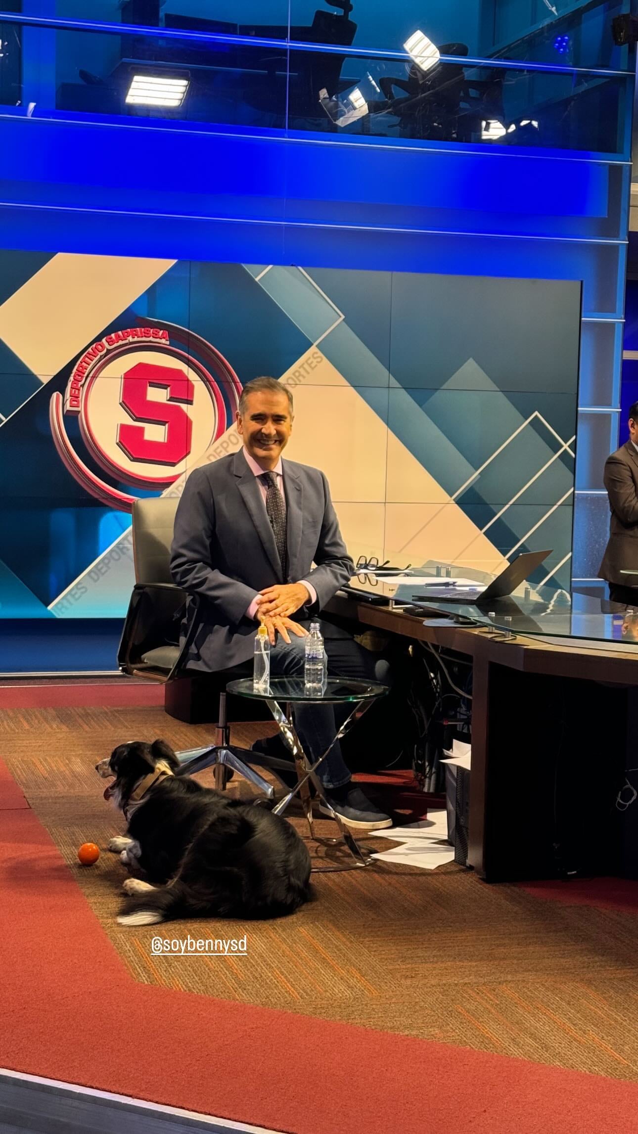 Ignacio Santos, director y presentador de Telenoticias