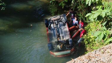 Abuelitos que murieron al caer de un puente con su carro iban a cumplir 58 años de matrimonio