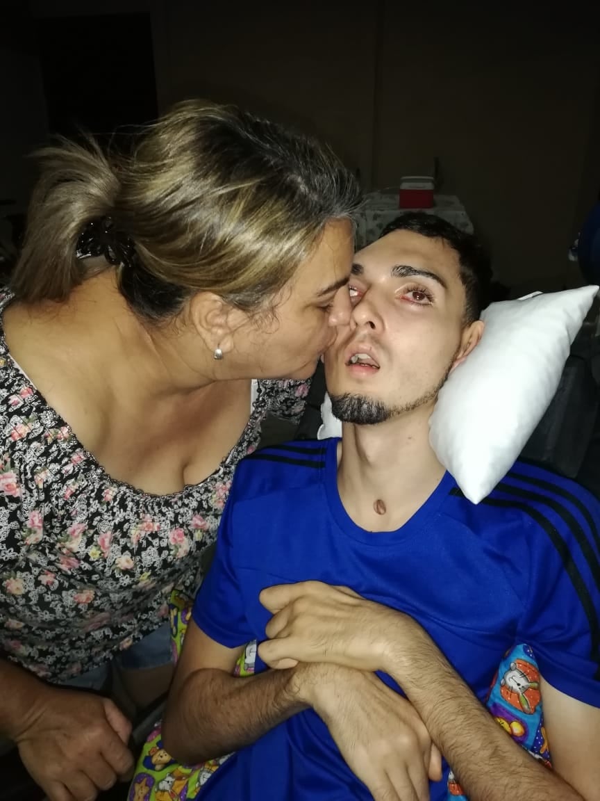 Alejandro Solano Serrano, joven que quedó en estado vegetativo por un accidente de tránsito. Foto cortesía Lorena Serrano.