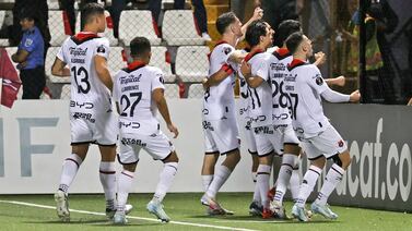 Aficionado nicaragüense apoya a Alajuelense y al Real Estelí, pero quiere la Copa para solo uno