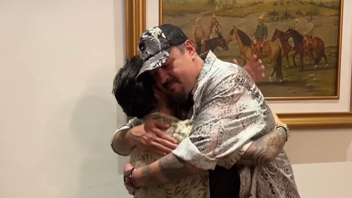 Christian Nodal reveló cómo se lleva con su suegro, Pepe Aguilar.