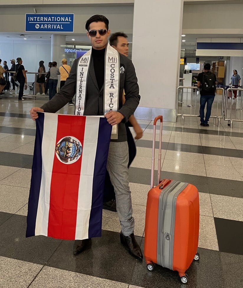 Roberto Mena, Mr. World Costa Rica, en Filipinas para la final del Mister Model Internacional. Cortesía