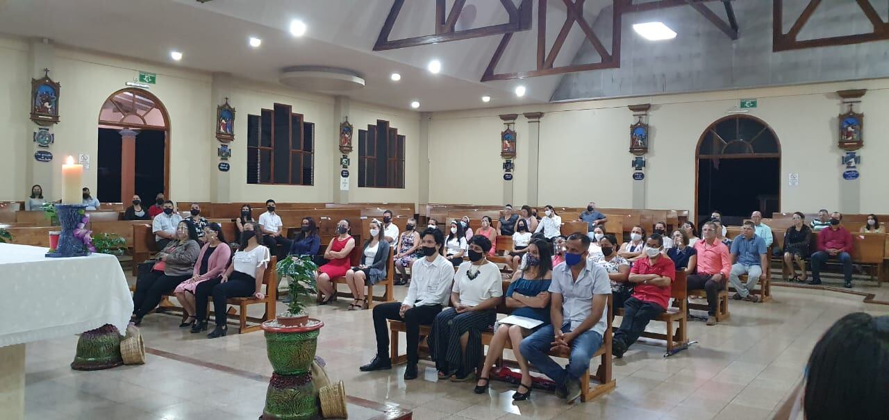 Confirmación en la Parroquia San Carlos Borromeo de Ciudad Quesada