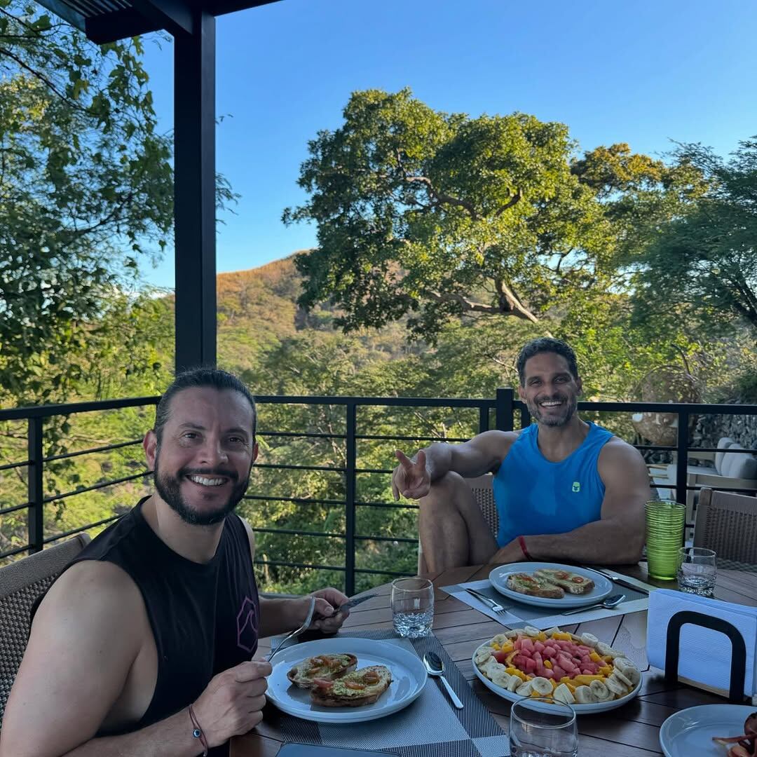 Bismarck Méndez demostró que el verano le sienta muy bien y lució su bronceado.