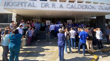 ¿Qué pasó con la huelga indefinida de trabajadores en el hospital Calderón Guardia?
