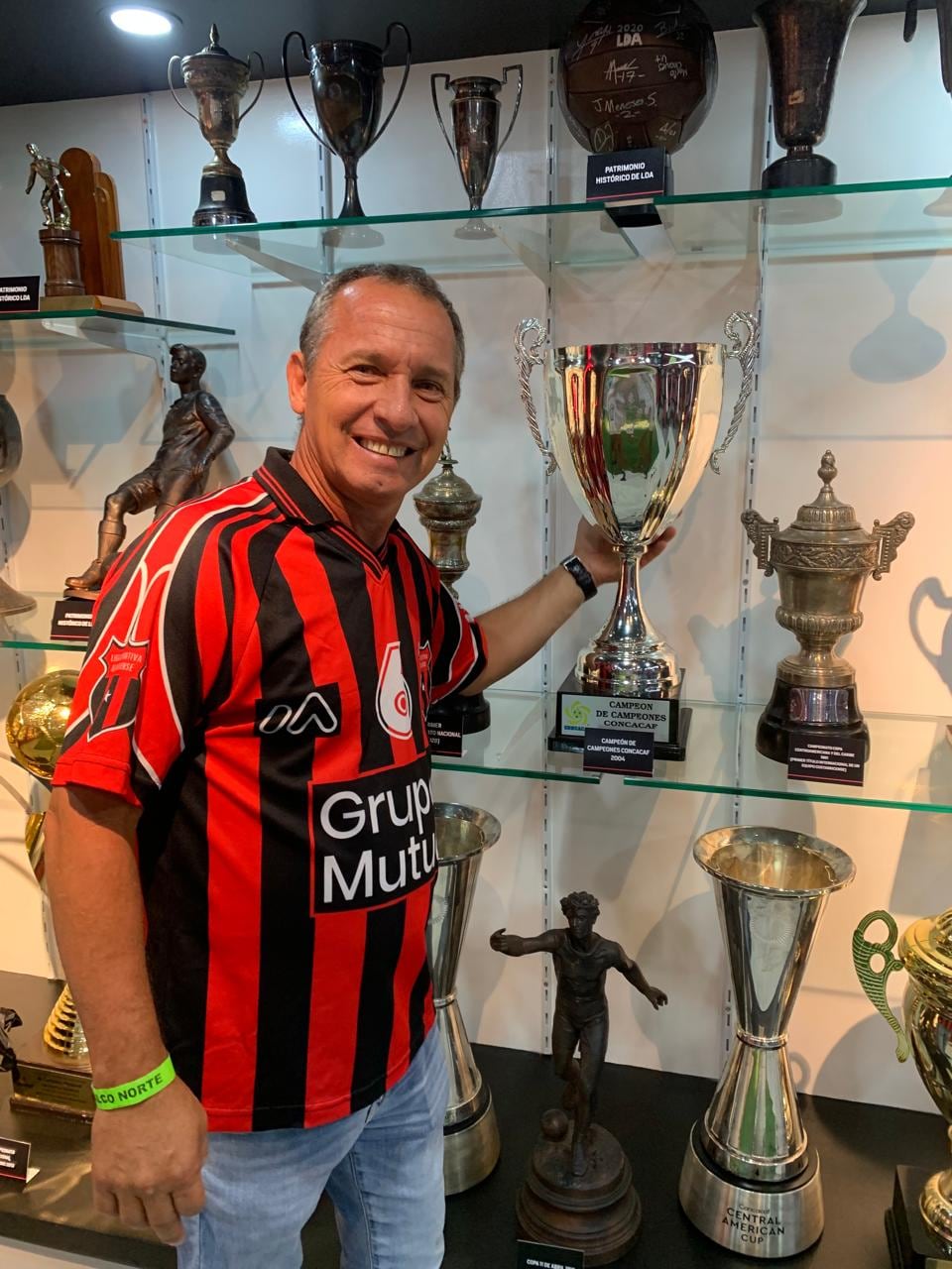 Wílmer López recordó el título de Concacaf que Alajuelense le ganó a Saprissa en la final del 2004 en el estadio Morera Soto.