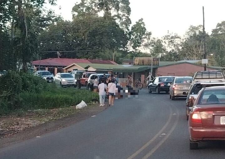 Un niño murió en la escena y una mujer resultó herida de gravedad. Foto cortesía.