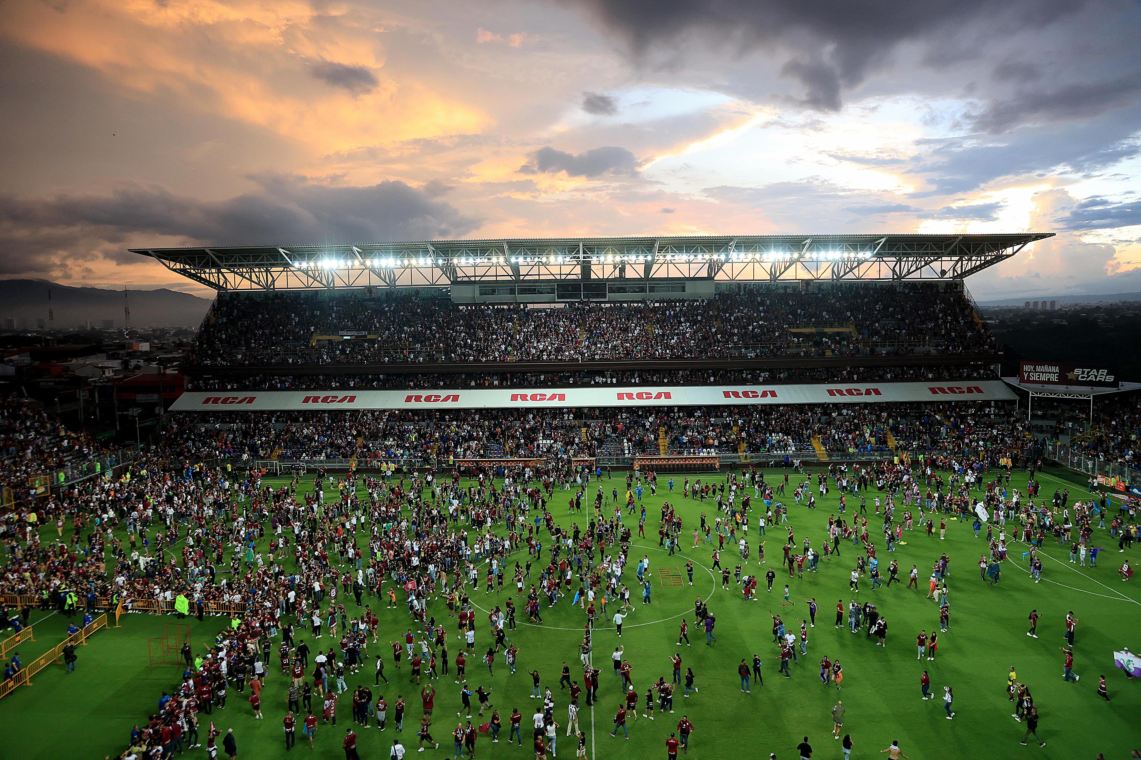 26/05/2024      Estadio Ricardo Saprissa, Tibás. El Deportivo Saprissa recibió a la Liga Deportiva Alajuelense, en el partido de vuelta de la Final de la Segunda Fase del Torneo de Clausura de la Copa Promérica 2024. Foto: Rafael Pacheco Granados