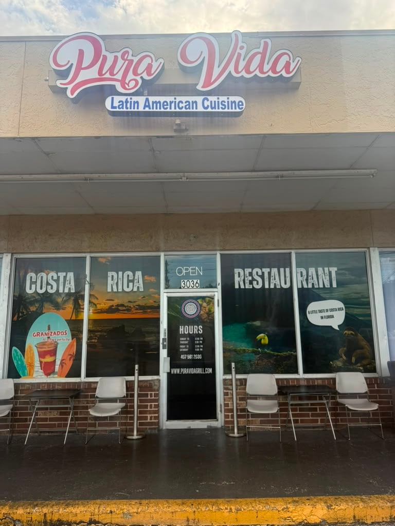 Henry Barrantes , de Guanacaste, alistó su restaurante (Pura Vida) en Orlando en un punto de encuentro para los costarricenses, donde el chifrijo, el cantonés y el fresco de cas ya acompañan la Copa Mundial de la FIFA 2026.