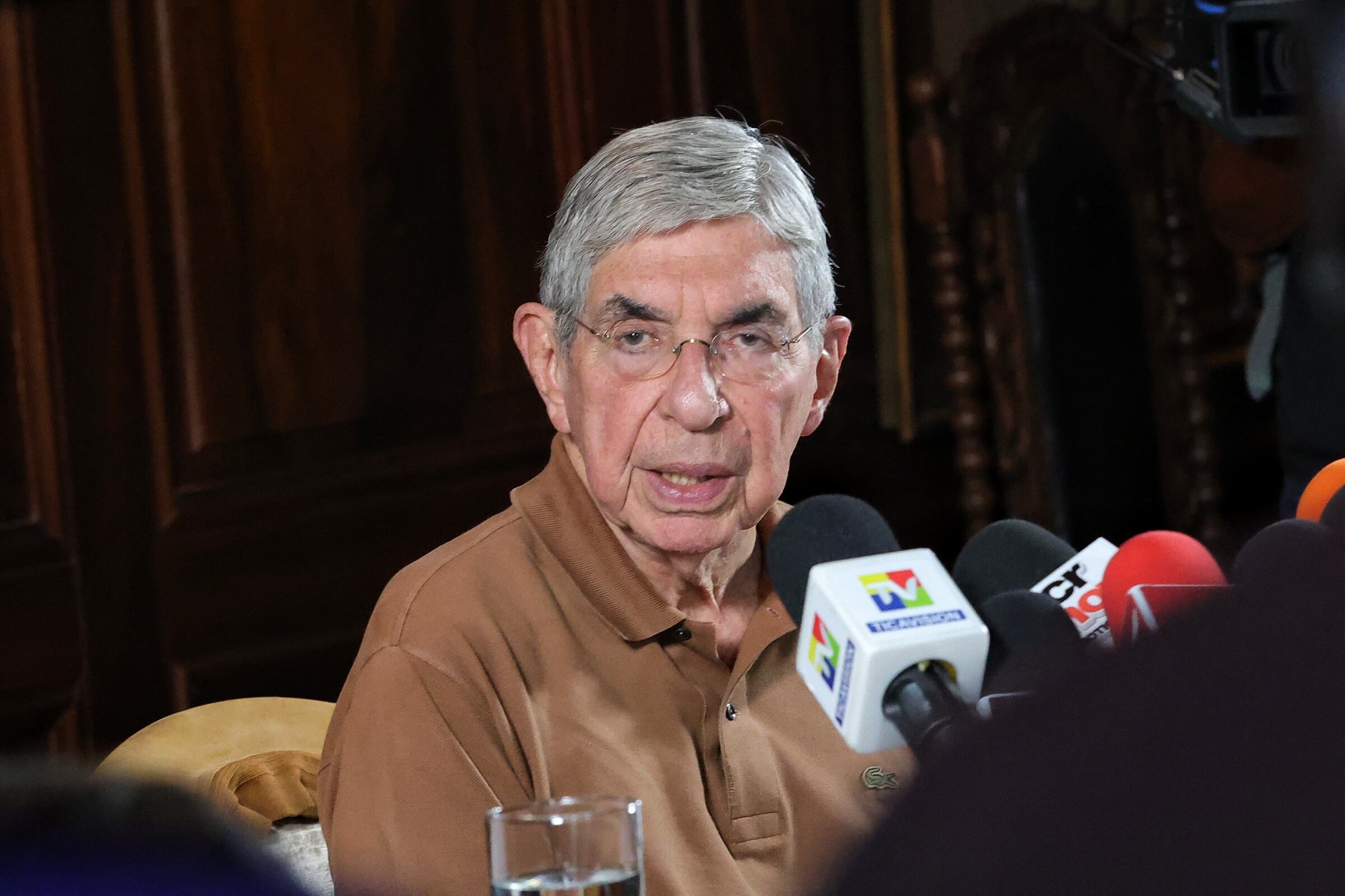 Conferencia de prensa brindada por el señor Ex Presidente de la República de Acosta Rica en relación a la cancelación de la visa americana / Foto John Durán