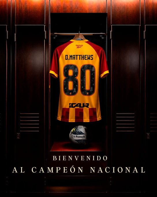 Deyverjen Matthews fue presentado este viernes con el Herediano.