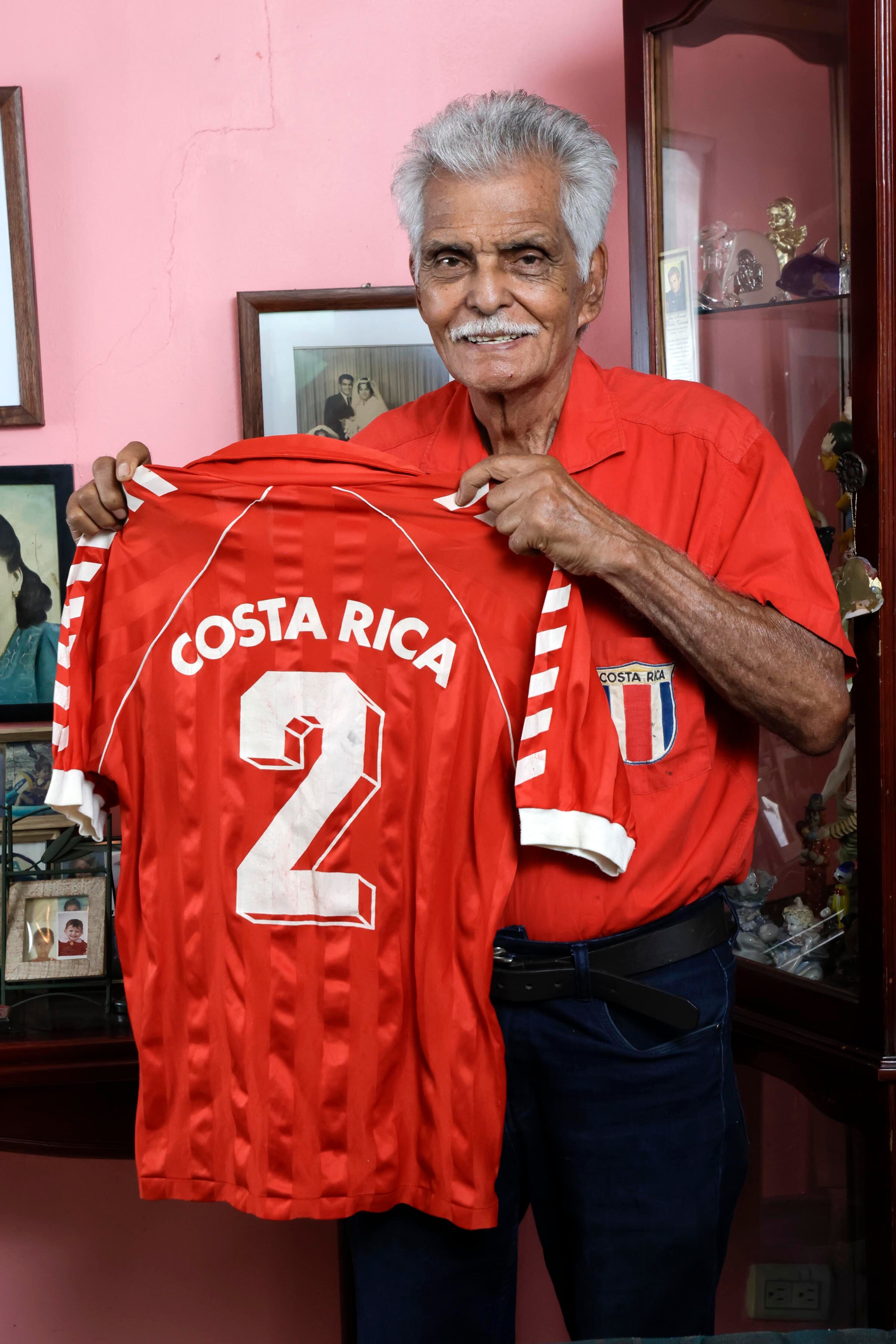 Rigoberto "Feo" Rojas en su casa