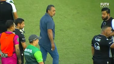 Comité Disciplinario impone dura sanción a Fernando Palomeque por romper puerta de vidrio