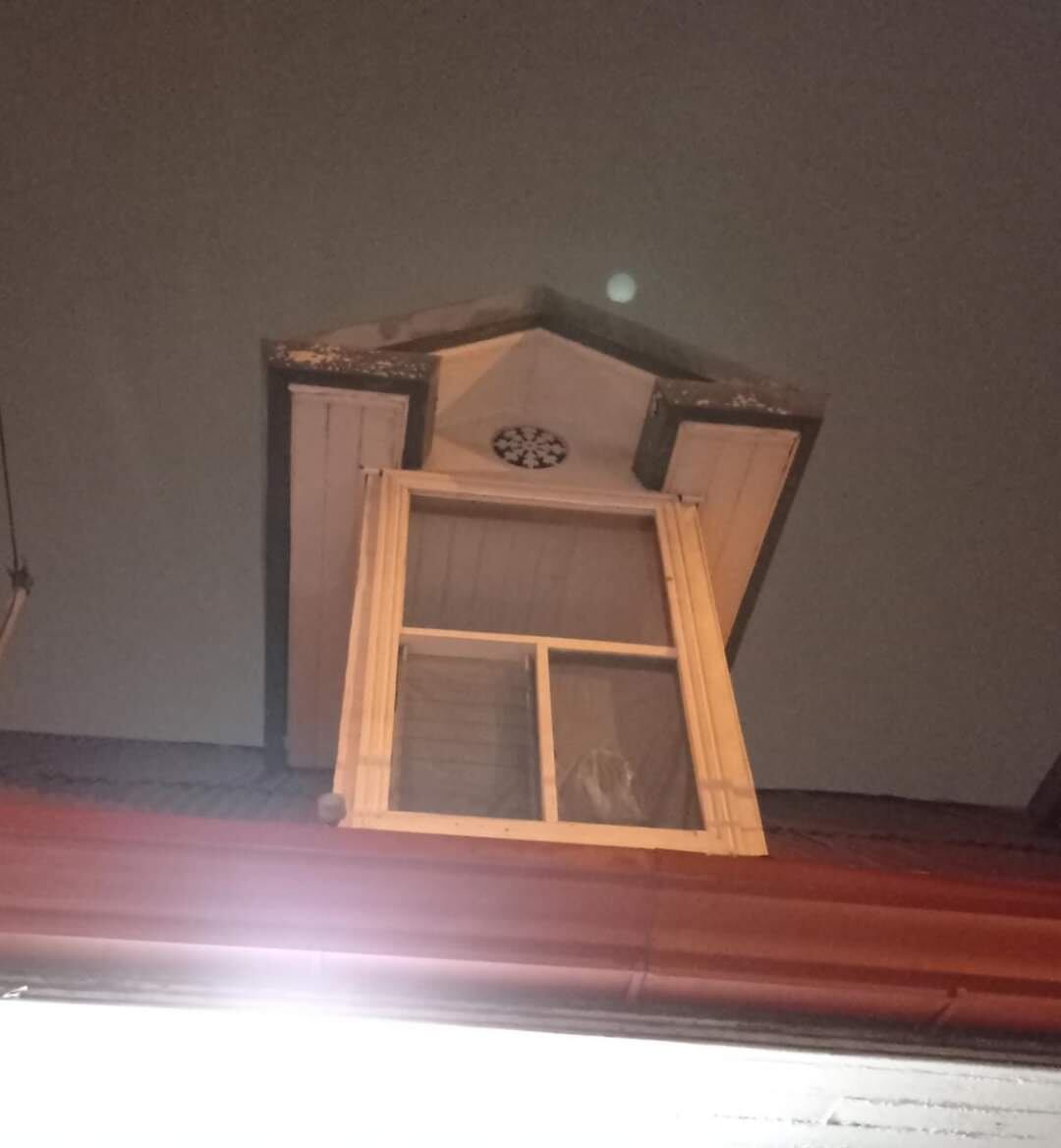 El equipo completo de Investigación ParanormalCR está realizando, desde hace tres meses, lo que ellos llaman “San José encantado” que no es nada más y nada menos que un terrorífico tour por diferentes edificios josefinos en los cuales siempre se ha dicho que tienen actividad paranormal