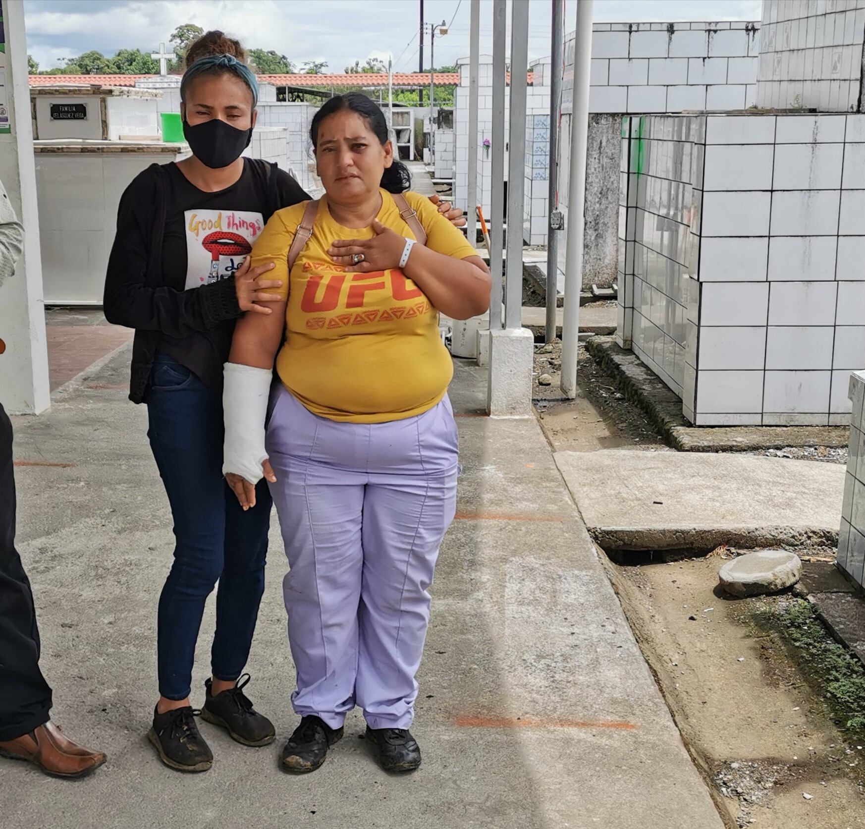 Funeral de la familia que falleció en accidente de tránsito en el cual cinco viajaban en una sola motocicleta en Guápiles. Foto Reyner Montero.