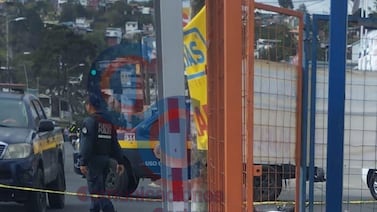 Accidente quedó grabado en Cartago: camión atropella a señor y chofer baja a ayudar, pero ya era tarde