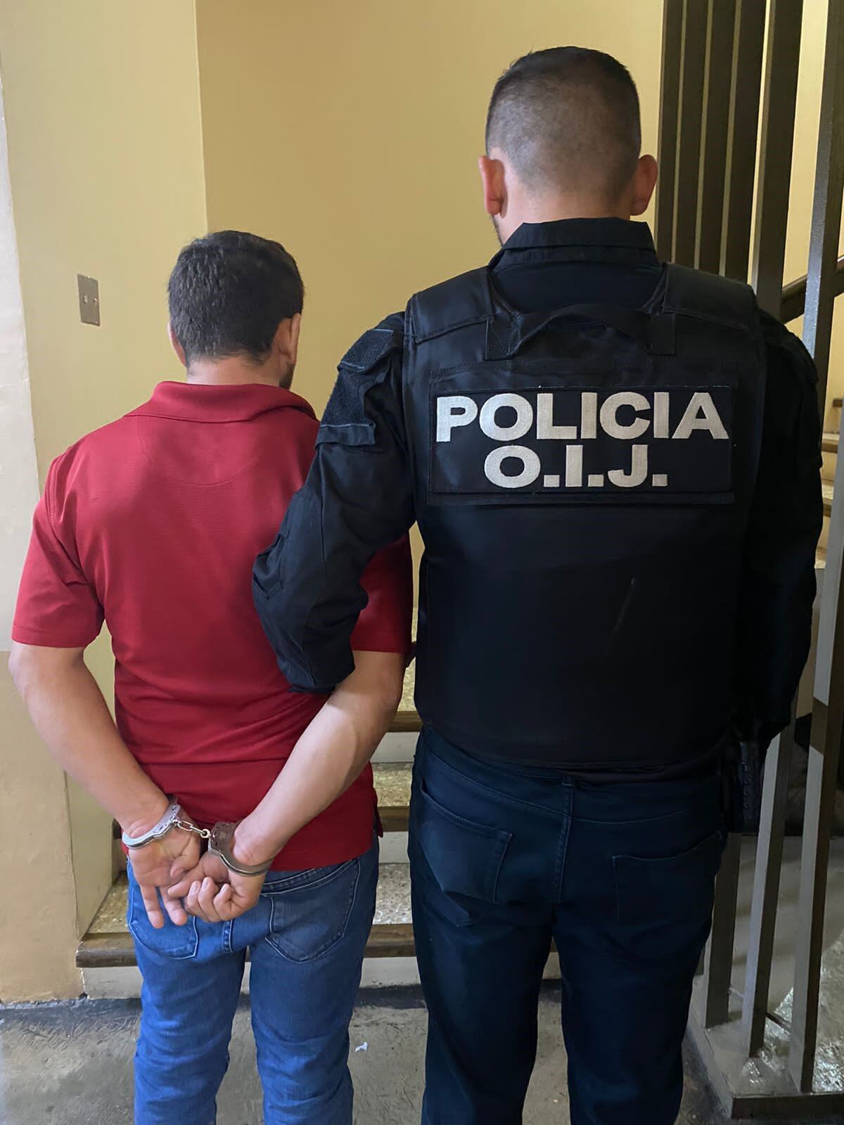 Detienen a banda sospechosa de robar pantallas planas. Foto OIJ.