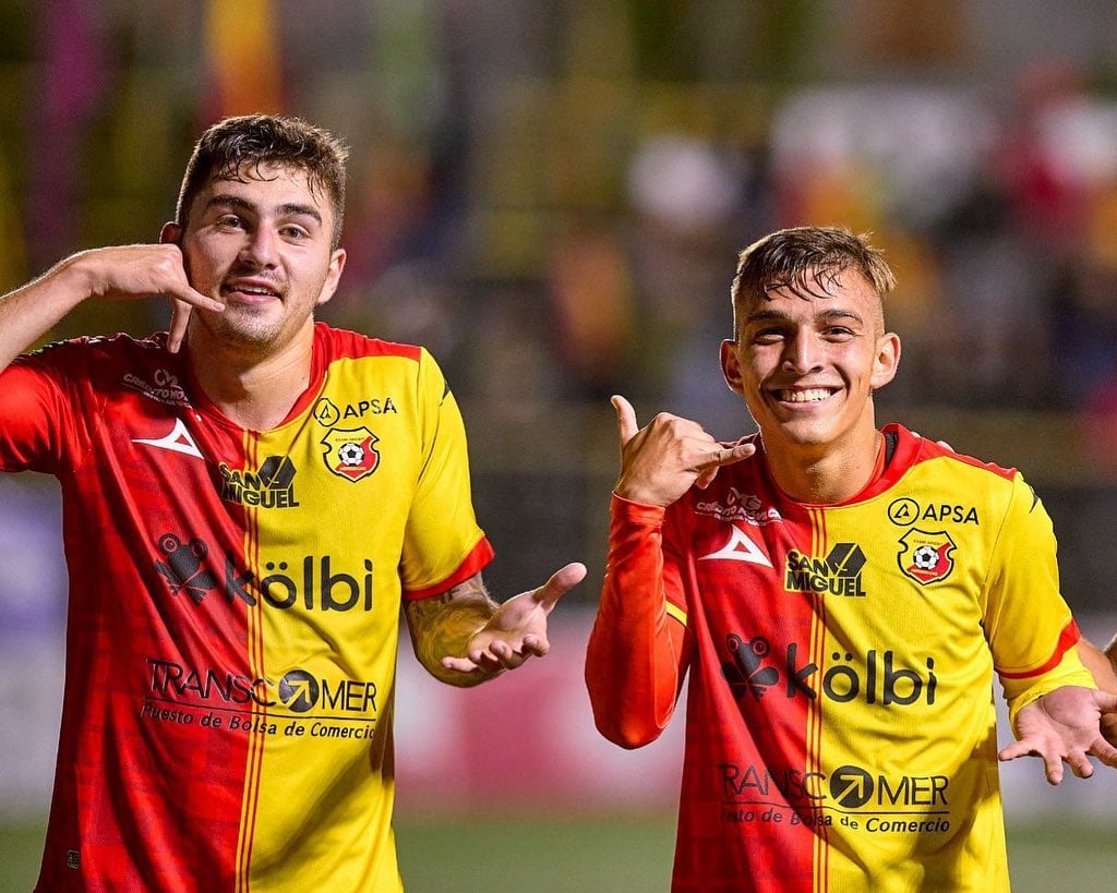 Modelo Laura Ortega y su novio Fernán Faerron. Instagram