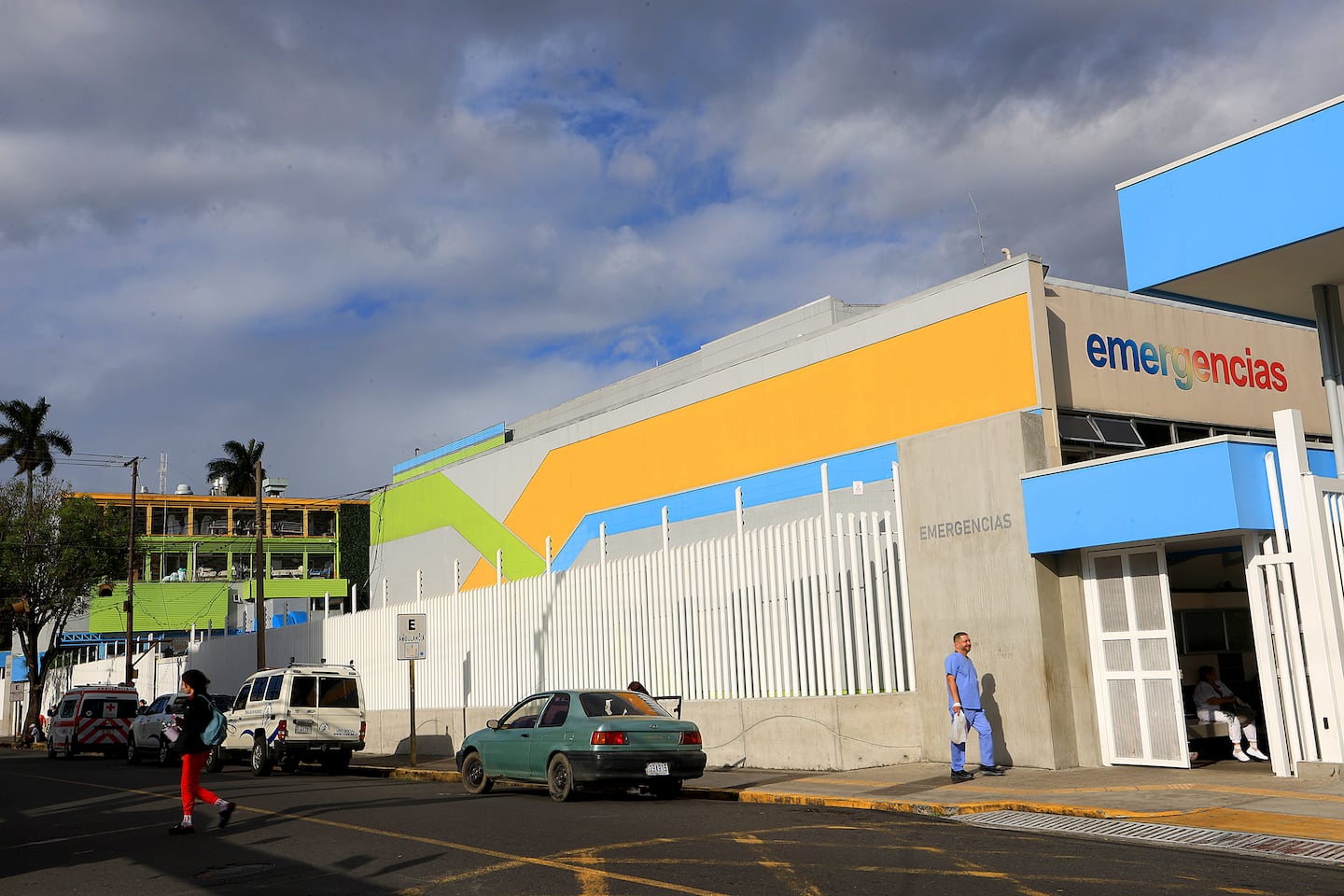 Niño está muy grave luego de caer desde el balcón de su casa | La Teja