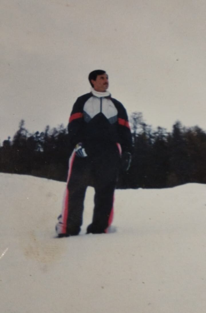 Alberto Murillo tiene 56 años, vive en Desamparados y la música lo “flechó” desde que era muy niño