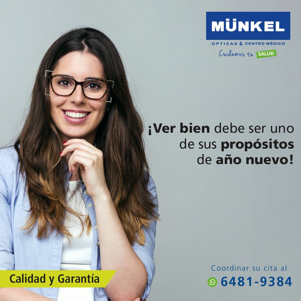 Si usted es de las personas que pasan todo el día pegado al celular, o buena parte del día, es importante que proteja su salud visual de la dañina luz azul. Visite Ópticas Münkel.