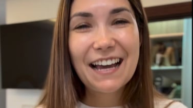 Ginnés Rodríguez muestra la impresionante cicatriz que le quedó de la cirugía en la columna