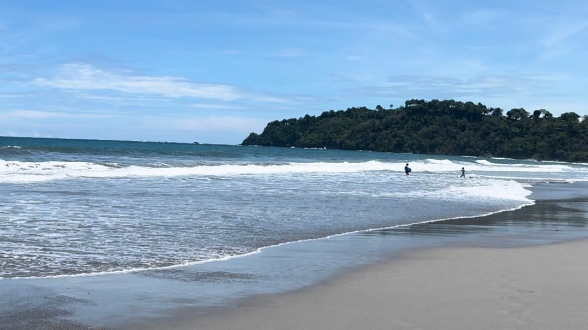 La playa ofrece todo un espectáculo imposible de perderse.