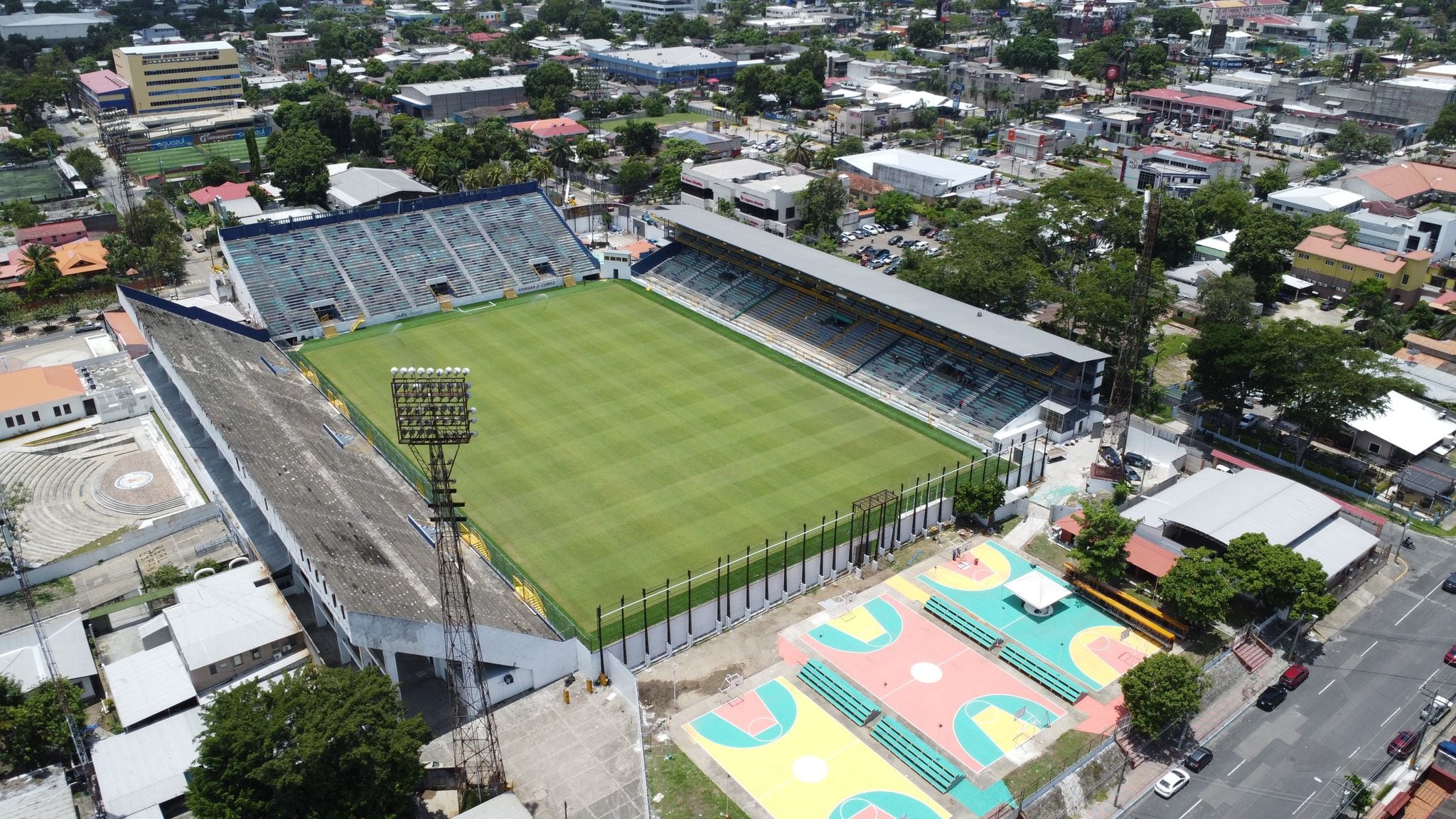 Así luce la nueva gramilla híbrida del Estadio Francisco Morazán en San Pedro Sula, Honduras.