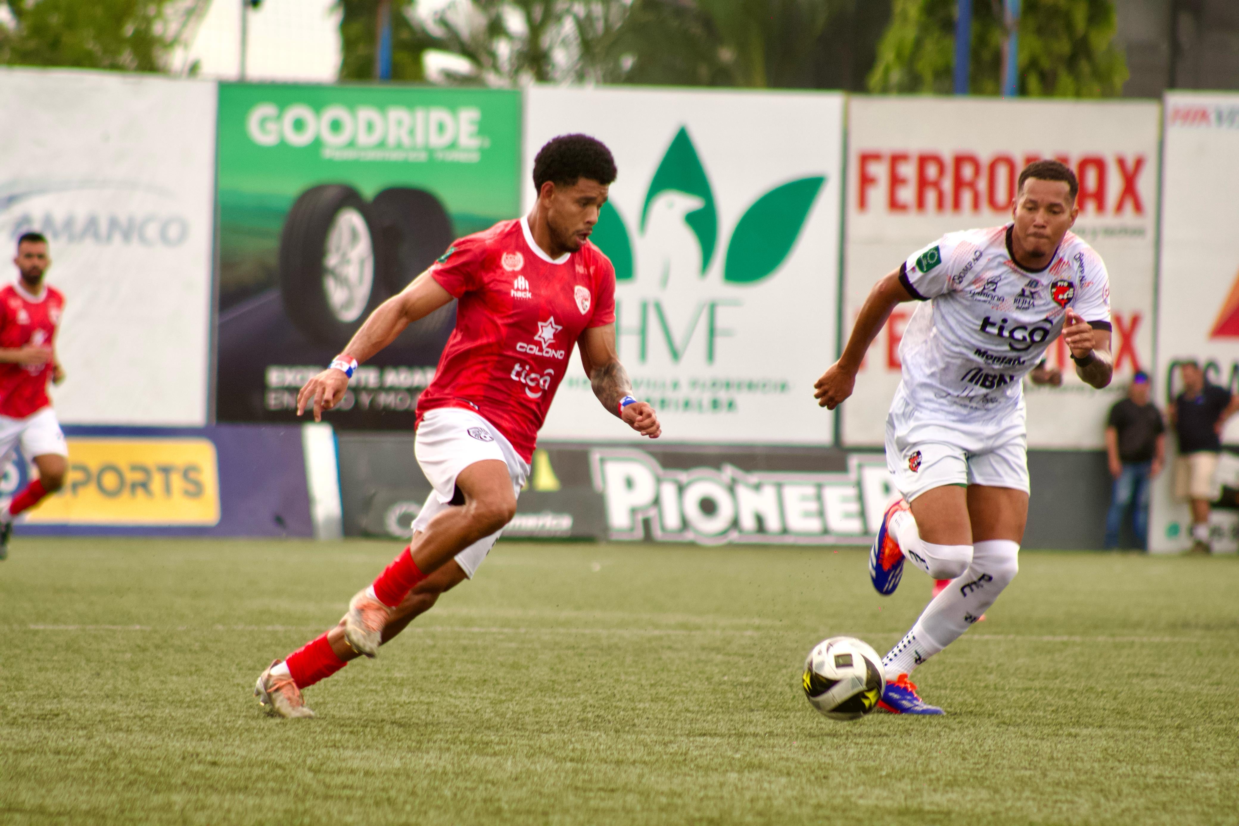 Santos y Puntarenas FC empataron 1-1 en el estadio Ebal Rodríguez.