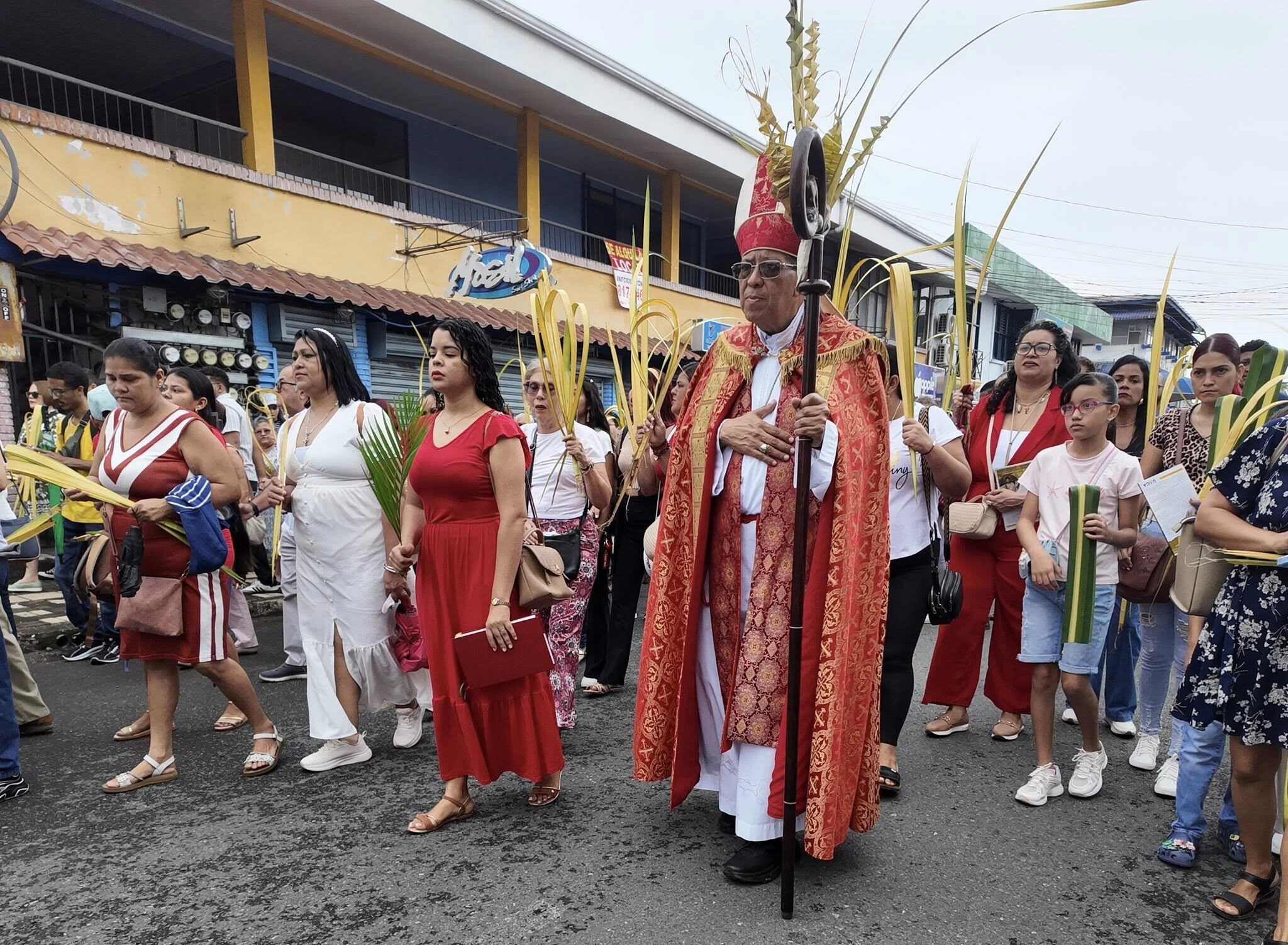 Domingo de Ramos, procesión de las palmas el 29 de marzo del 2026, diócesis de Limón, monseñor Javier Román Arias obispo de Limón