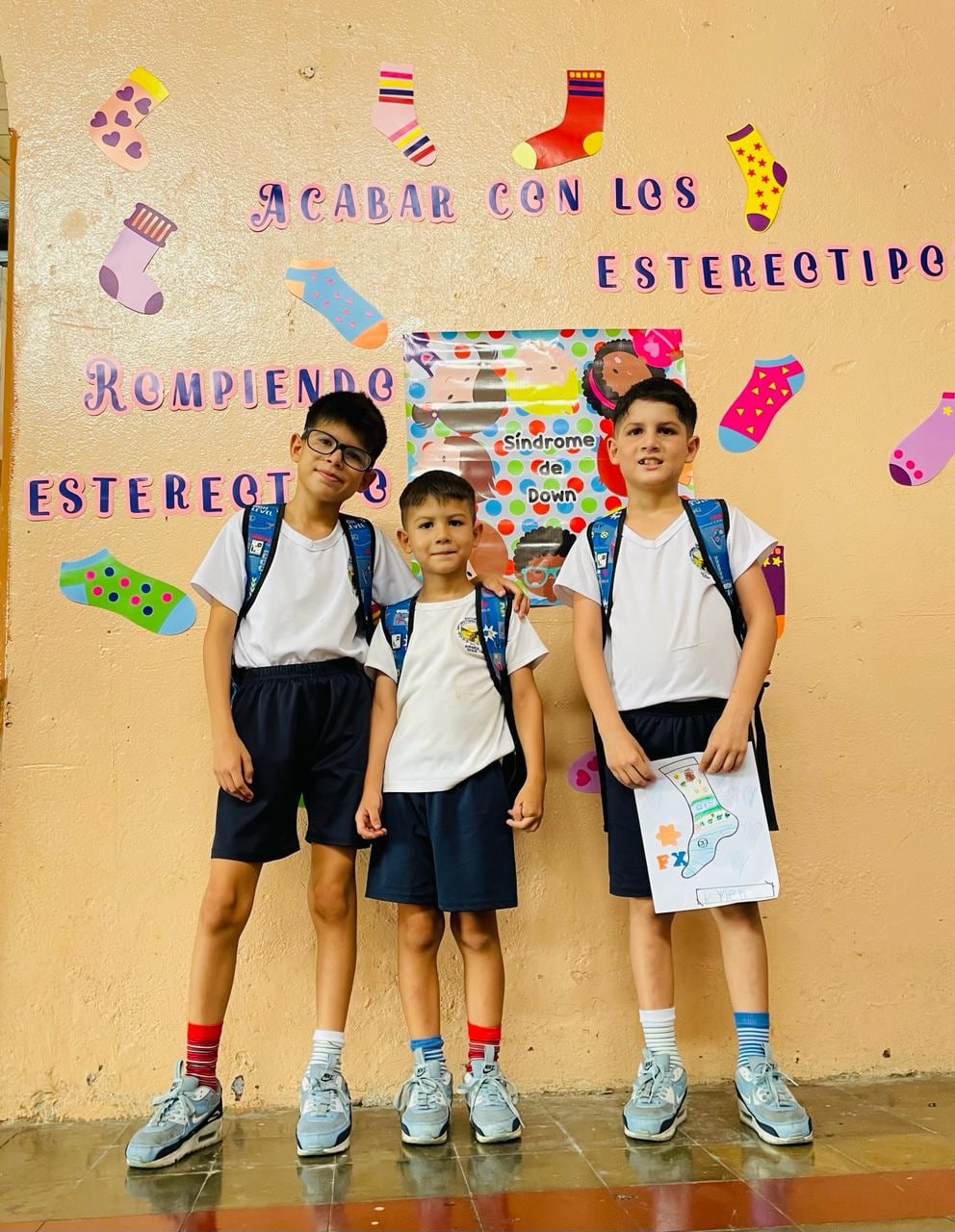 Sara López es madre de 3 niños con autismo.