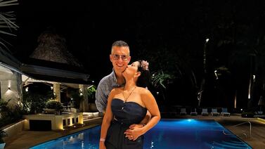 Pablo Gabas y su esposa celebraron el amor en un romántico escenario