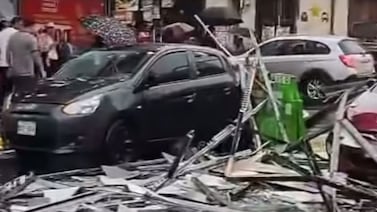 ¿Quién paga los daños de los carros por caída de vidrios en San José?
