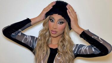 De las burlas a la fama: La Power conquista las redes y la música con su estilo único